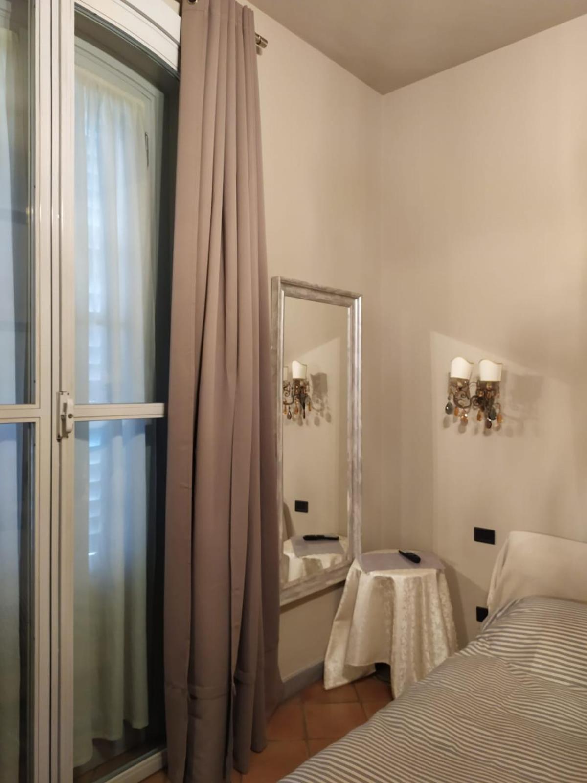 Camera Navigli Con Bagno Privato มิลาน ภายนอก รูปภาพ